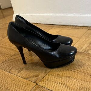 Vera Wang Lavender Label Classic Black Heels